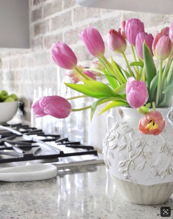 тюльпаны дома