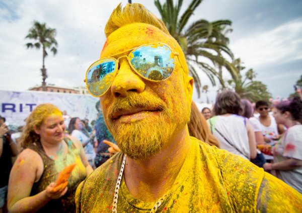 фестиваль красок