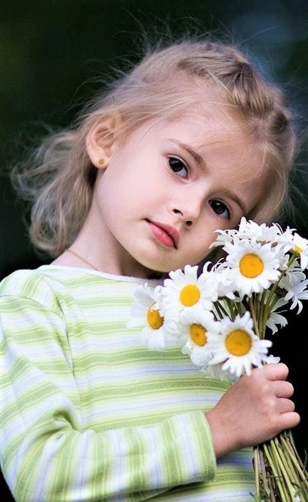 дети с цветами