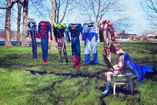 мальчик супергерой