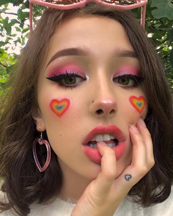 яркие макияж