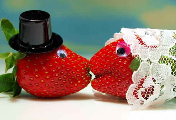 большая клубника