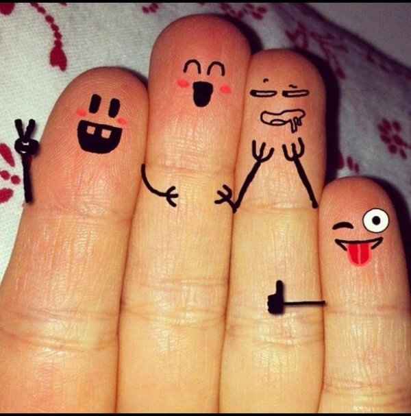 веселый палец