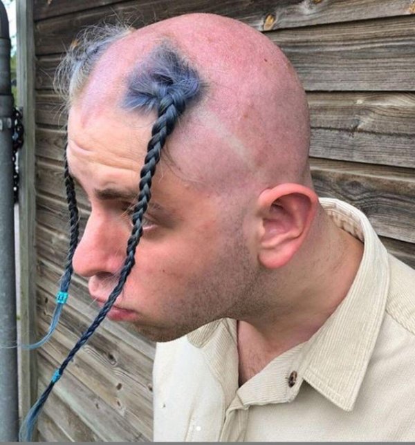 мужская стрижка с косичкой
