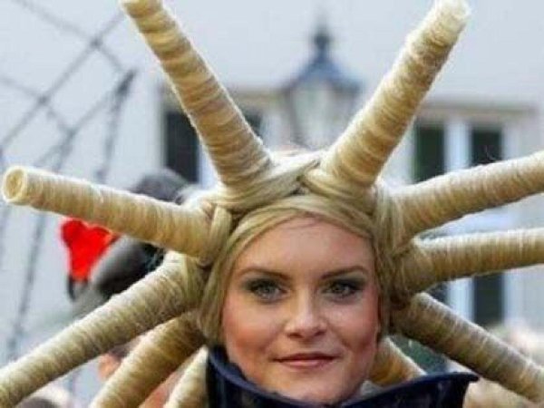 самые необычные прически