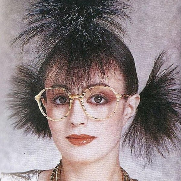 стиль в 90е прически кармэн