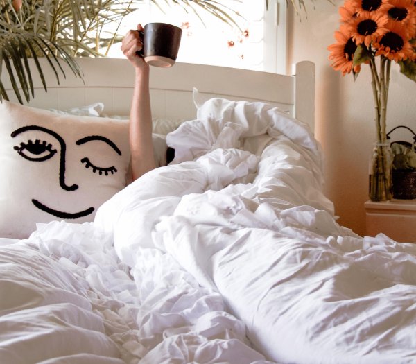 утро в кровати