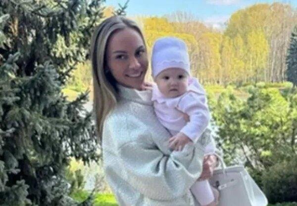 маленькая дочь