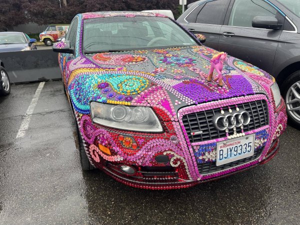 разноцветные автомобили