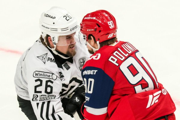 хоккеисты трактора