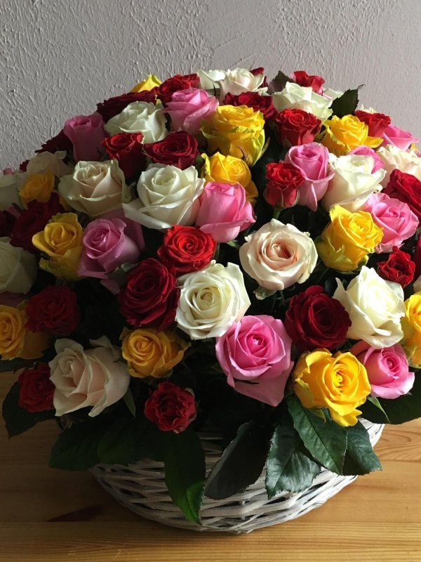 корзина с розами