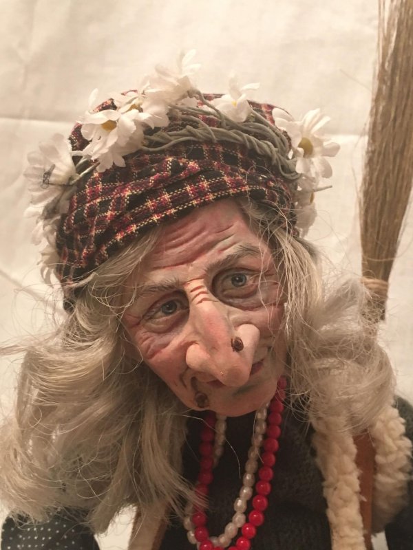 баба яга лицо