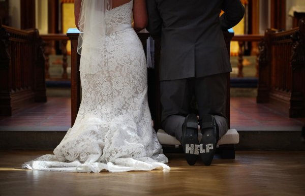 со свадьбой