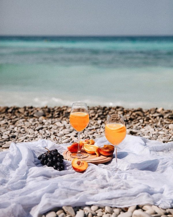 пикник на берегу моря