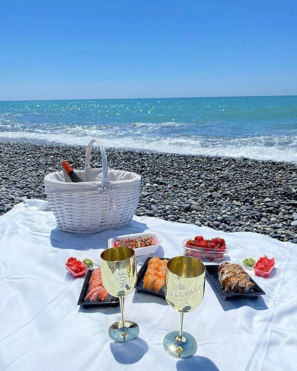 завтрак у моря