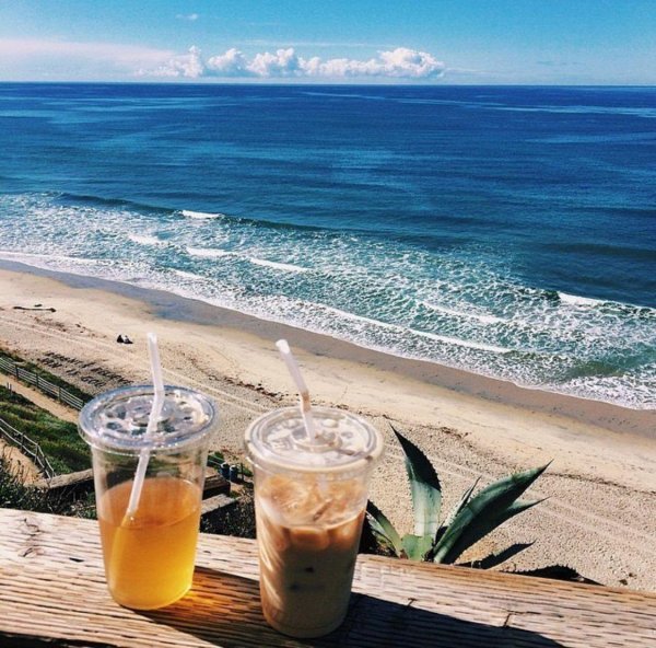 коктейли на пляже