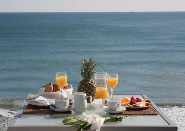 завтрак у моря