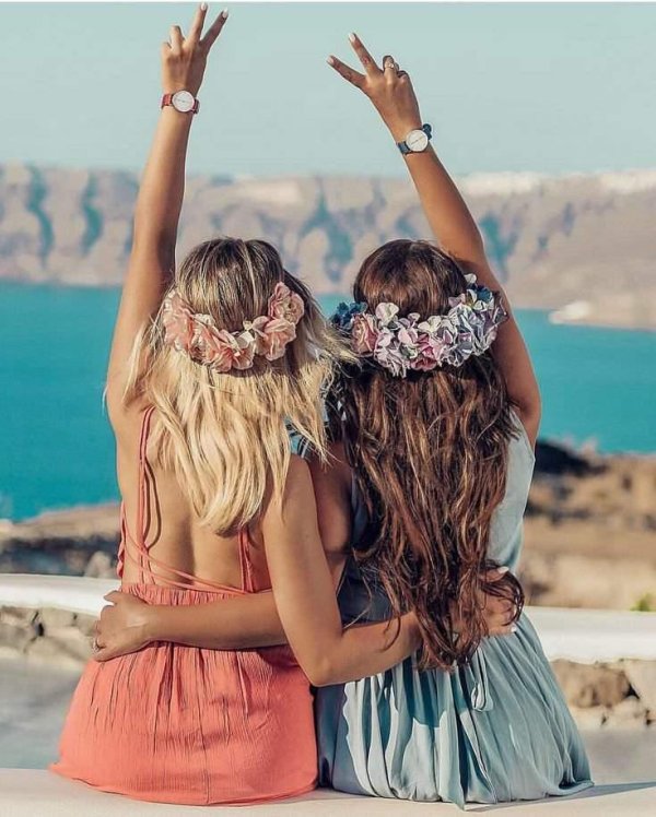 две подружки