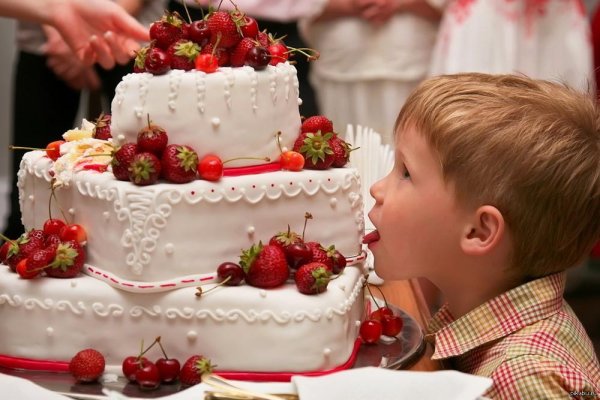 свадебные торты с ягодами