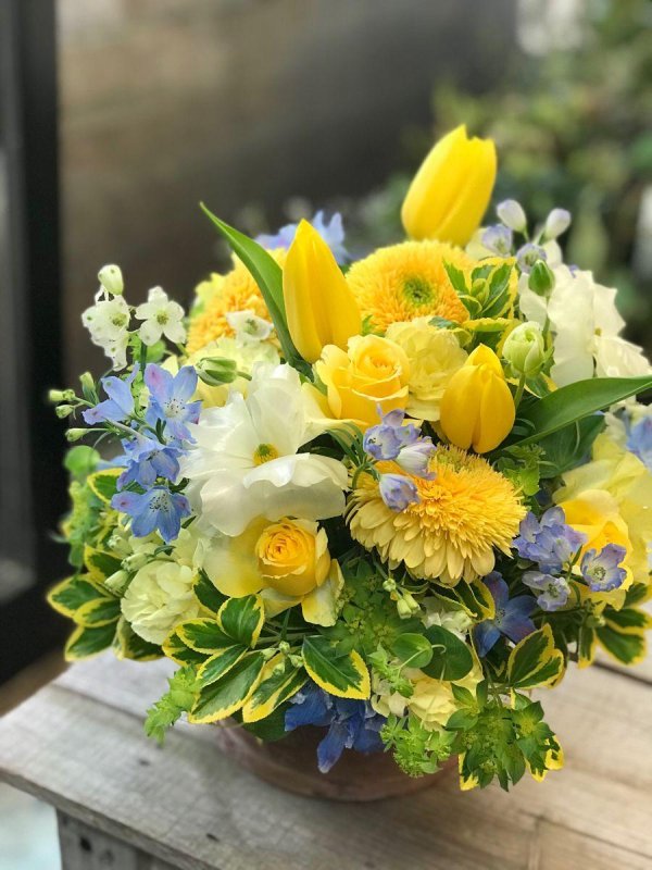 С цветами 7 лет