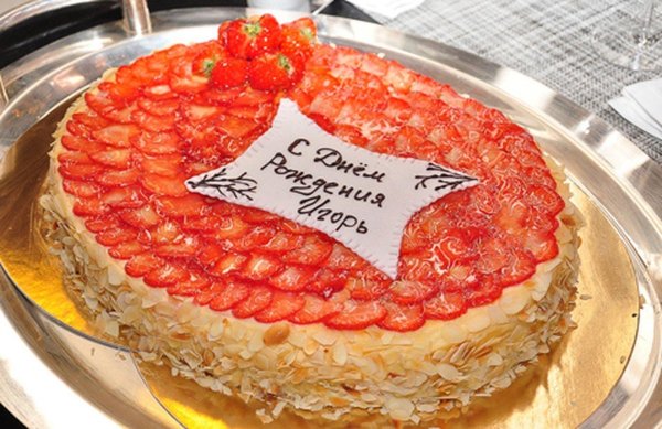 клубничный торт