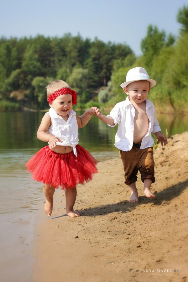 веселые дети летом