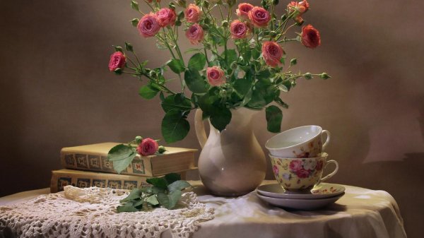 розы натюрморт