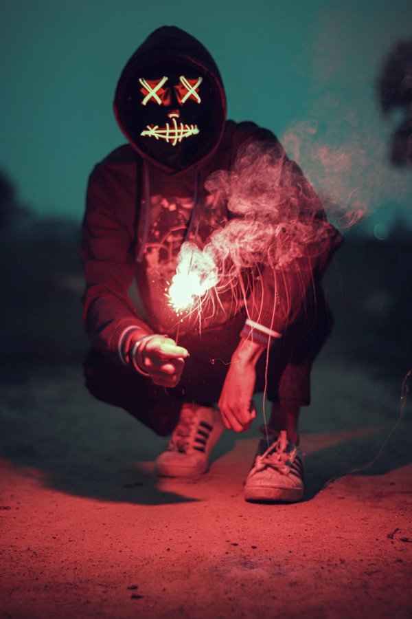 светящаяся маска