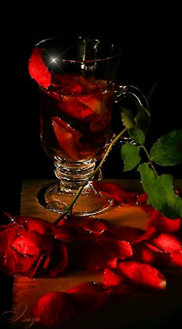 роза в бокале