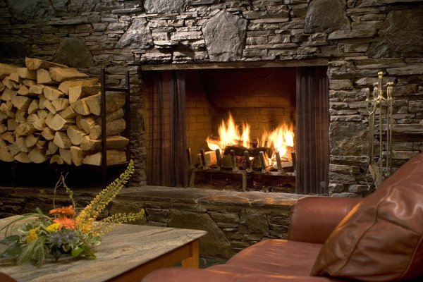 фон с камином