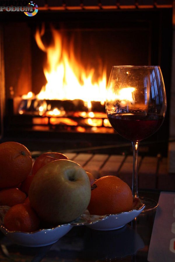 камин и вино