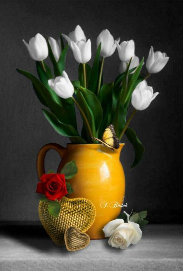 красивые цветы в вазе