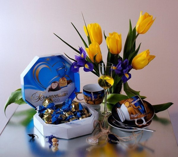 конфеты и цветы