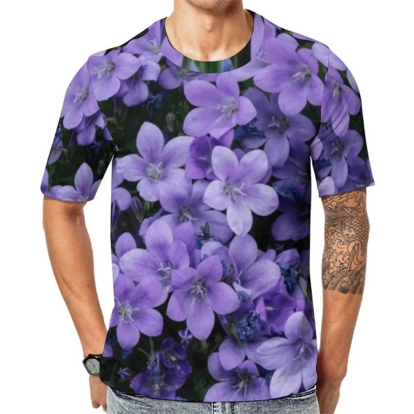 принт на сиреневой футболке