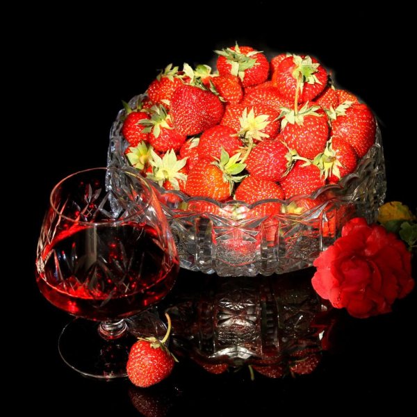 натюрморт клубника