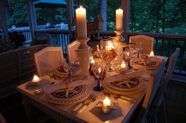 сервировка стола со свечами