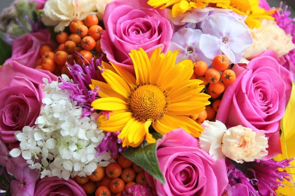 яркие букеты