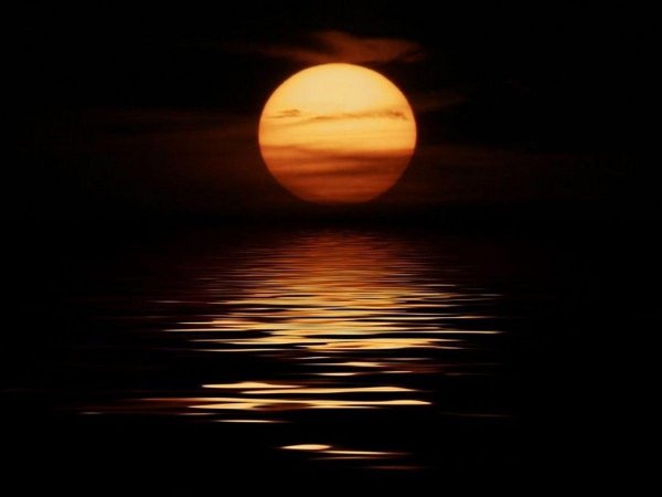 отражение луны