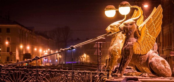 грифоны банковского моста