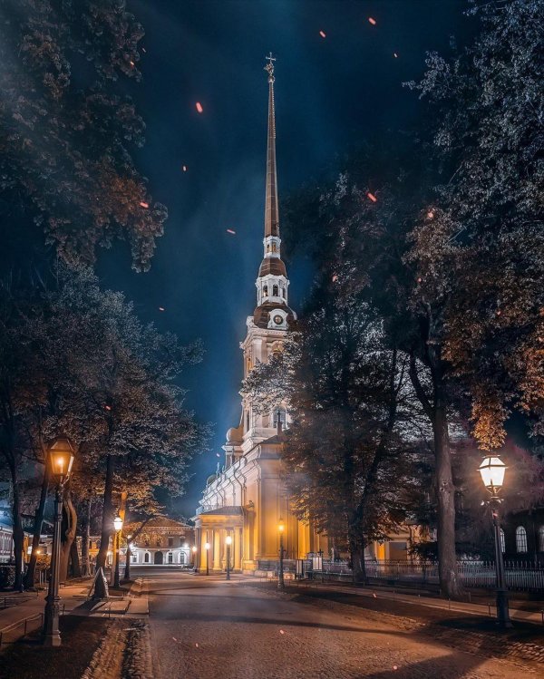 шпиль петропавловского собора санктпетербурге