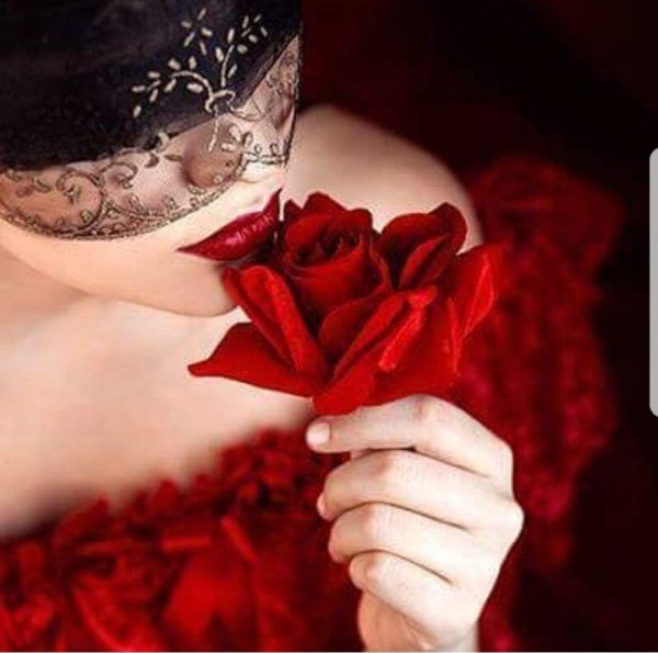 дама с розами