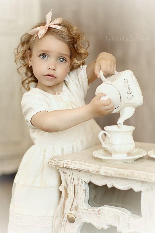 чаепитие девочки