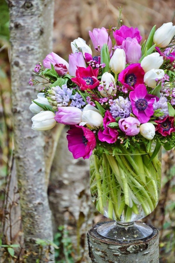 стильные весенние букеты