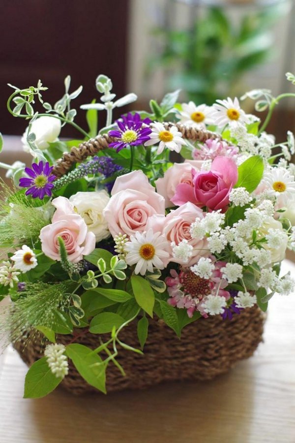 красивая композиция из цветов