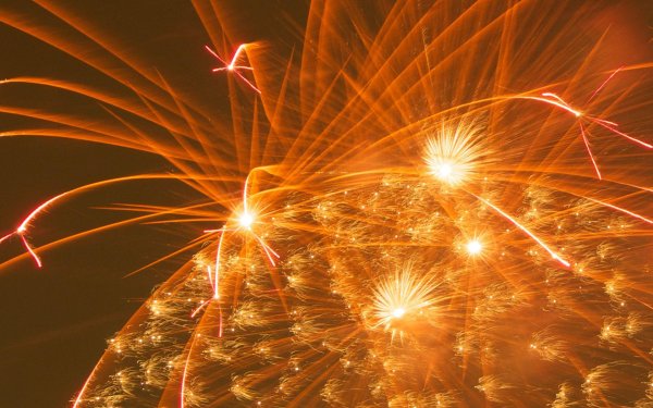 праздничный фейерверк