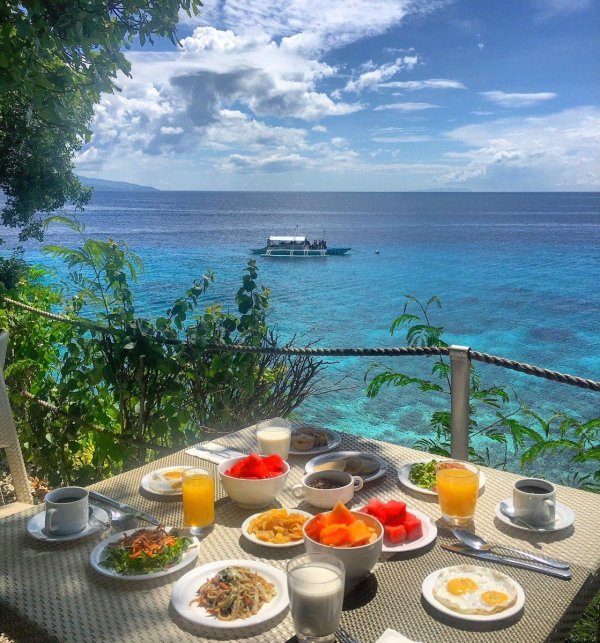 завтрак у моря