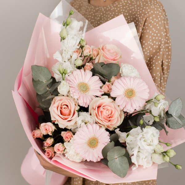 герберы эустома в коробке