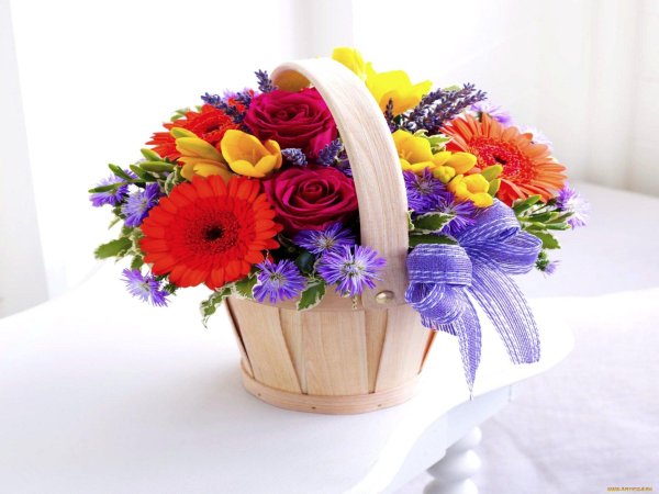 цветы в корзинках
