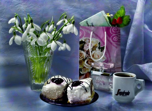 подснежники ландыши примулы