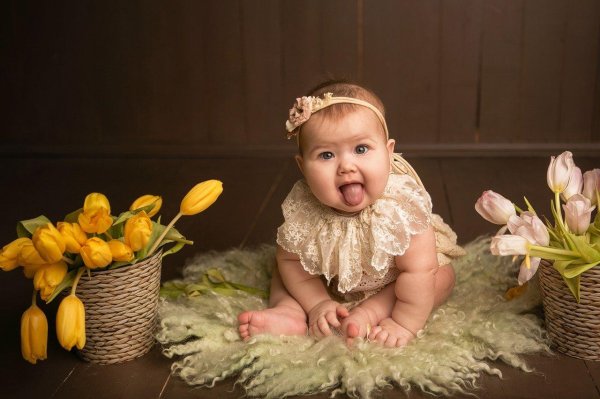 8 марта дети с цветами